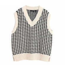 Load image into Gallery viewer, Juni Knit Oversized Vest
